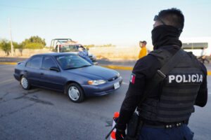 police officer and car in mexcio